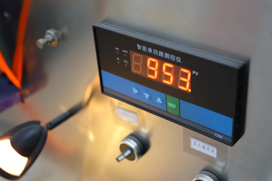 Lecture de pression numérique affichée pendant un test de point de bulle sur média filtrant